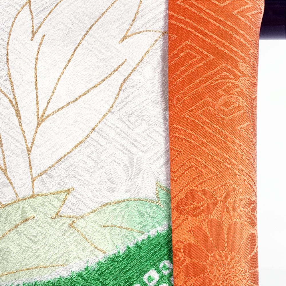 36 振袖フルセット 正絹 淡グリーン 緑 金彩 刺繍 駒刺繍 レトロ 古典 振袖 着物 金駒刺繍 緑 牡丹 桜 百合 蝶 成人式 二十歳 20歳 未着用