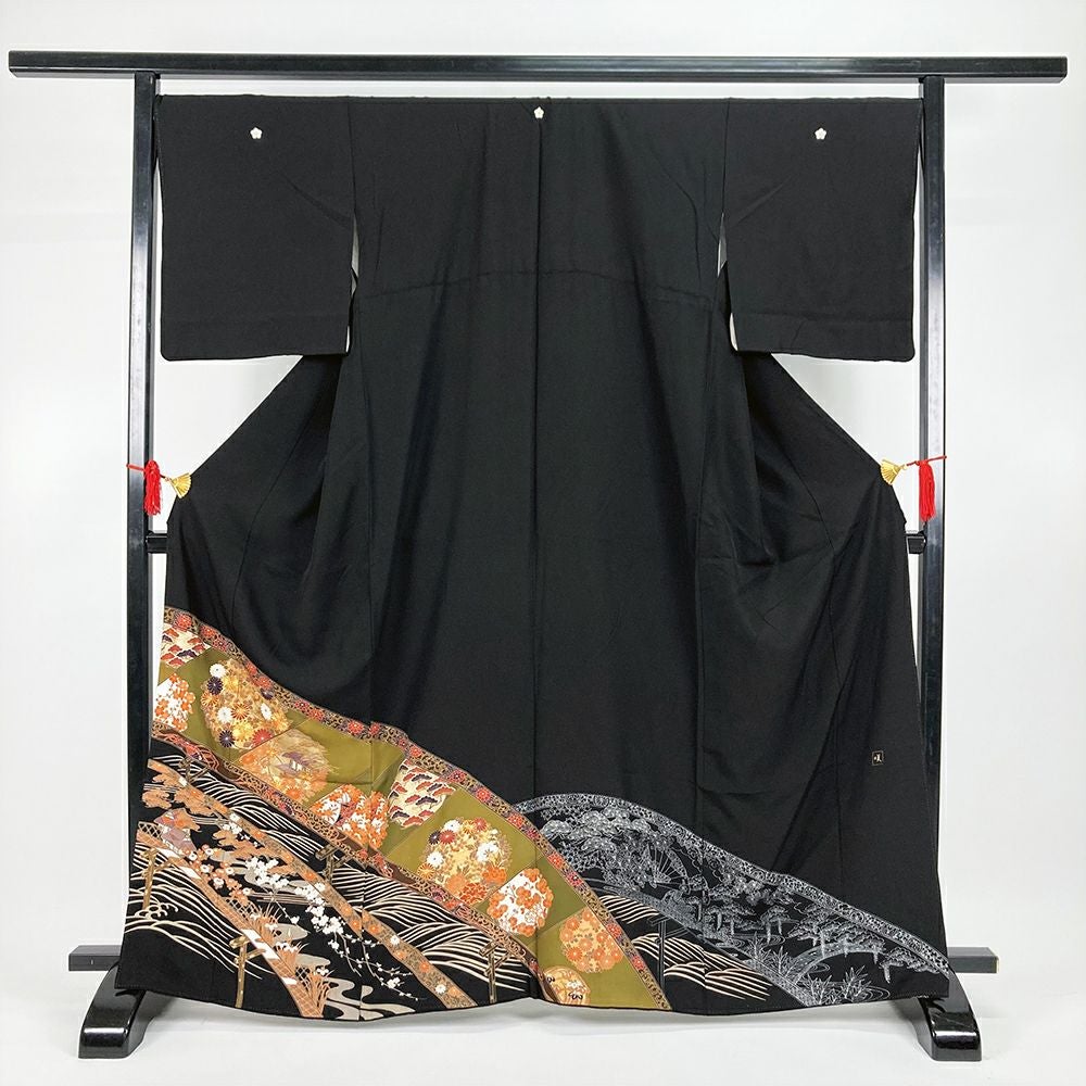中古）黒留袖 黒 フォーマル 金駒刺繍 金彩 四季花 橋柄 唐草文様 袷 M