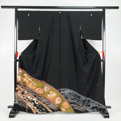 中古）黒留袖 黒 フォーマル ちりめん 五つ紋 総刺繍 文箱 扇 霞 牡丹 