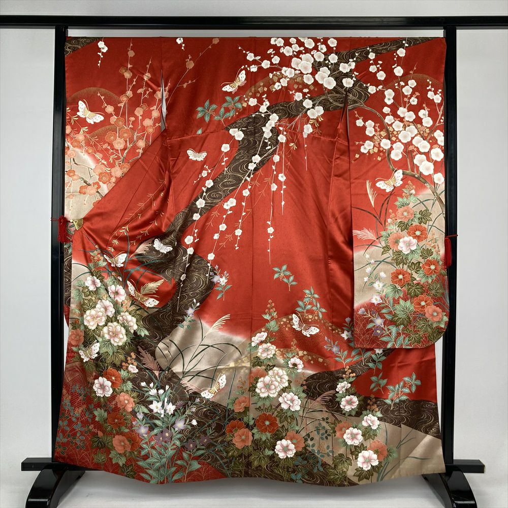 中古）振袖 赤 金彩 刺繍 霞取り 四季の草花 蝶 袷 S【身丈】158.5cm