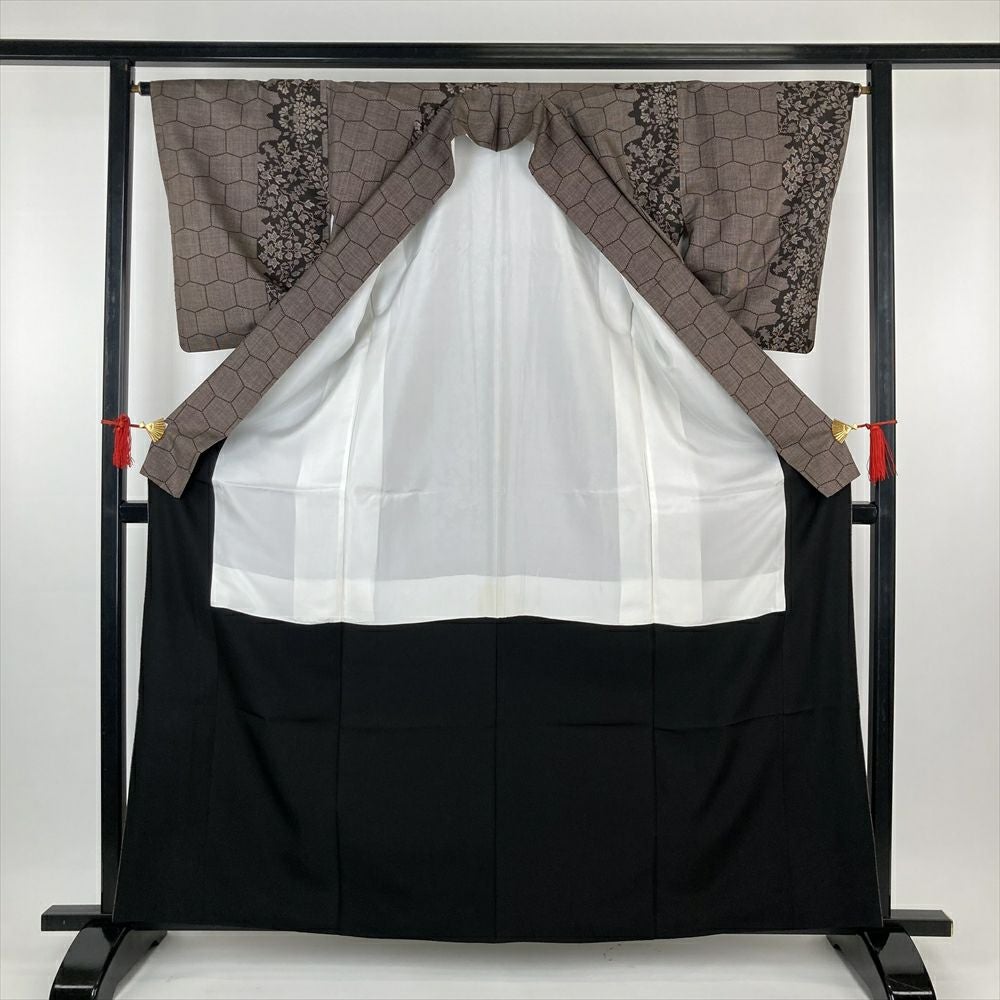 中古）大島紬 茶 カジュアル 紬 5マルキ 亀甲繋ぎ 菊 蔦 袷【身丈