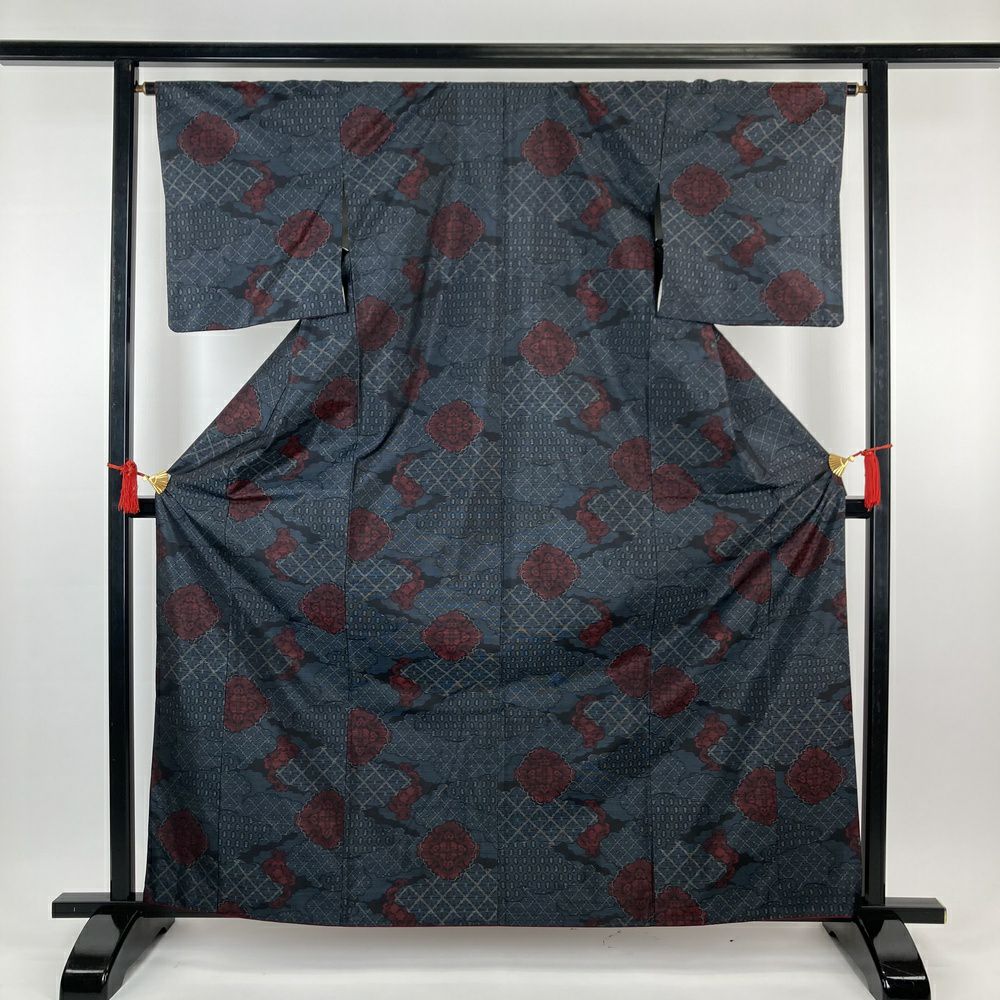 中古） 大島紬 黒 藍色 紺 カジュアル 7マルキ 抽象柄 袷 S【身丈