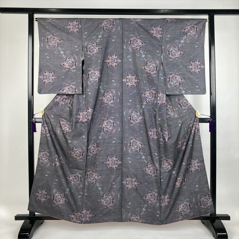 中古） 大島紬 黒 カジュアル 横双 菱取り 袷【身丈】156.5cm【裄丈