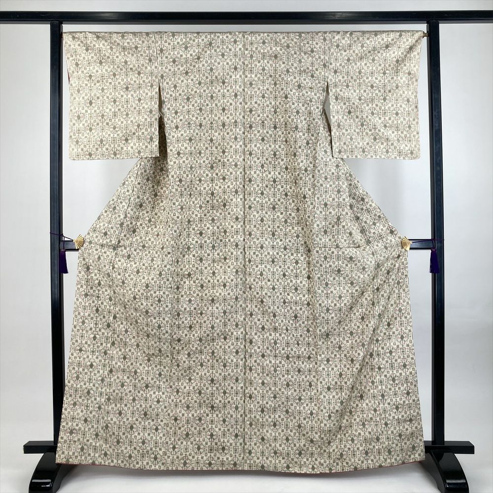 中古）紬 白 カジュアル 絣 イカット調 袷 M【身丈】160.5cm【裄丈】65.5cm