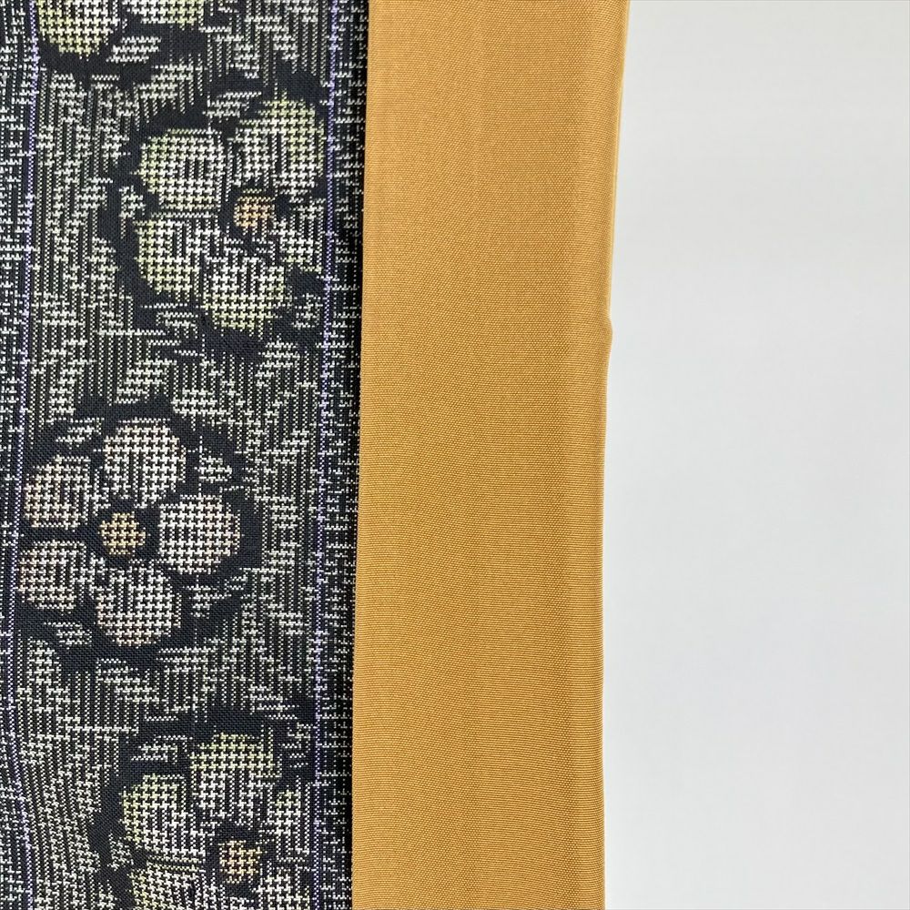中古）紬 グレー カジュアル 織り 縦に花柄 矢羽根 菱 袷 M【身丈