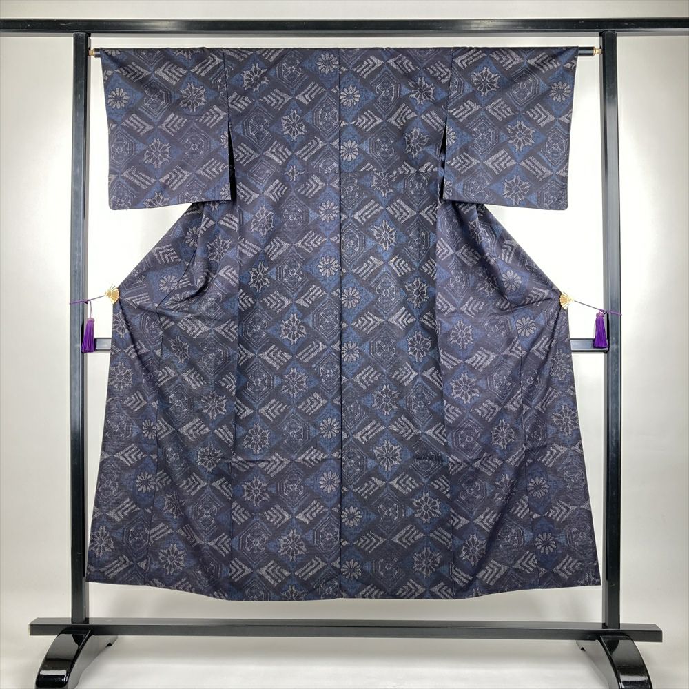 中古）単衣紬 濃紺 カジュアル 織り 菱取り 華文 ひとえ SS【身丈