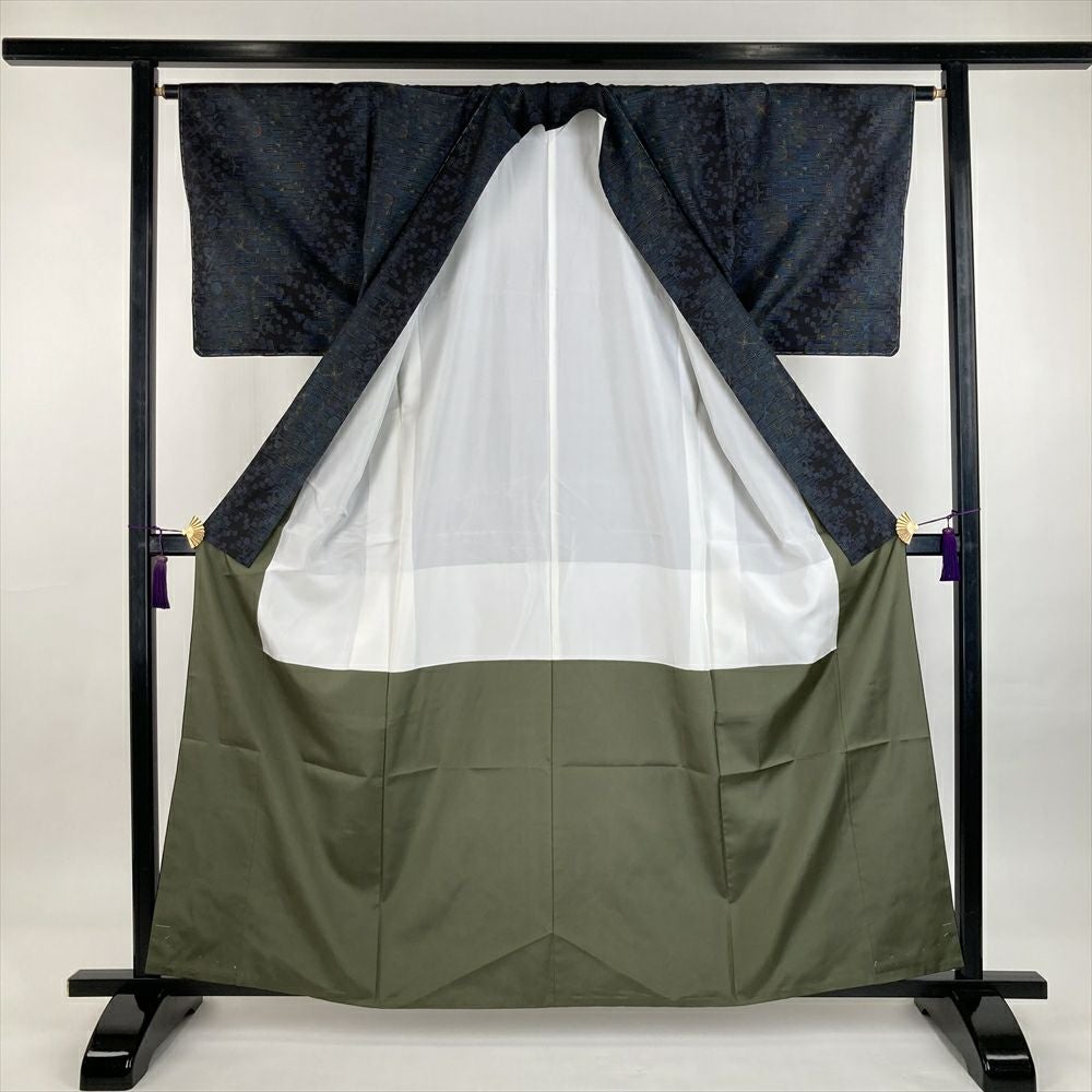 白大島紬　黒　紅　藍　海浜風景　七マルキ　T582 中古） 大島紬 黒 藍色 紺 カジュアル 7マルキ 抽象柄 袷 S【身丈