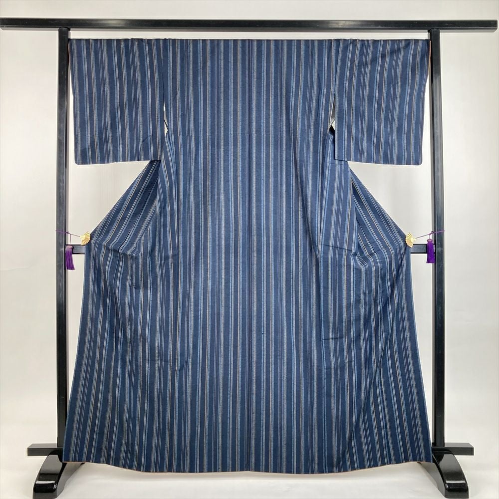 紬 身丈161cm 裄丈63cm 正絹 美品 名品 【中古】 紬 身丈161.5cm 裄丈63cm S 袷 鳥 雪輪 灰紫 正絹 名品｜中古・古着