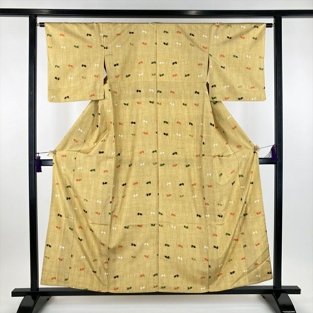 中古） 単衣紬 生成り色 カジュアル 織り 重ね亀甲 ひとえ S【身丈