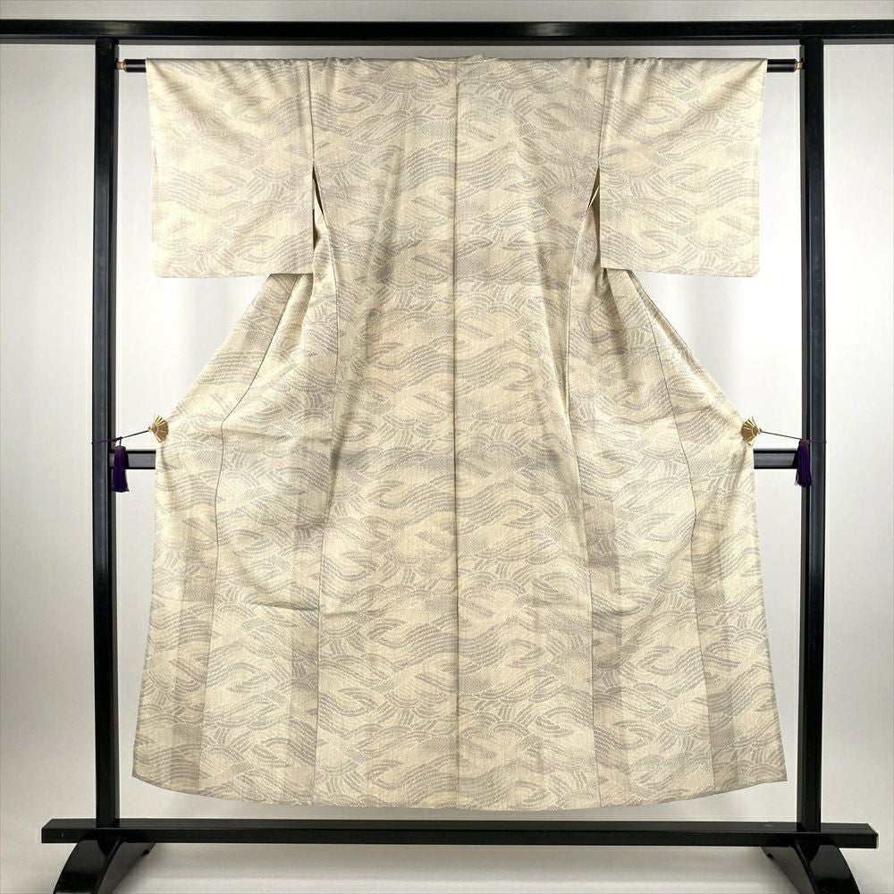 紬 身丈154cm 裄丈62cm 正絹 名品 【中古】 美品】 紬 身丈154cm 裄丈62.5cm S 袷 草花 亀甲 紺色 正絹 秀品｜中古