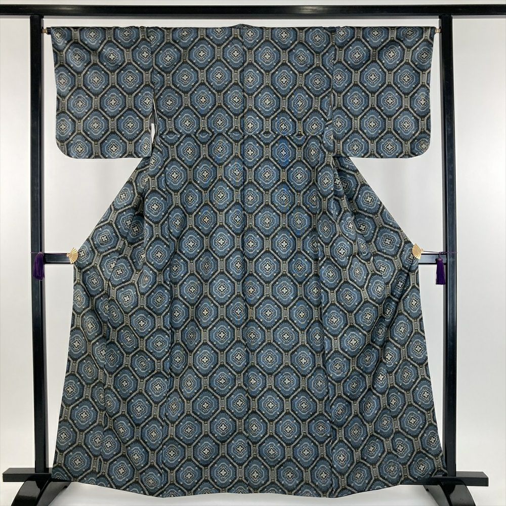 中古） 大島紬 墨黒 青 カジュアル 蜀江に華文 袷 S 【身丈】158.5cm