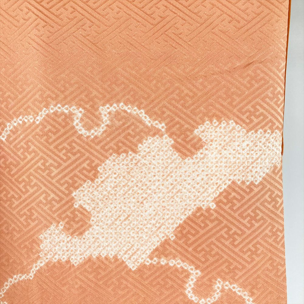 中古） 訪問着 灰橙色 薄オレンジ セミフォーマル 地紋織り 刺繍 絞り