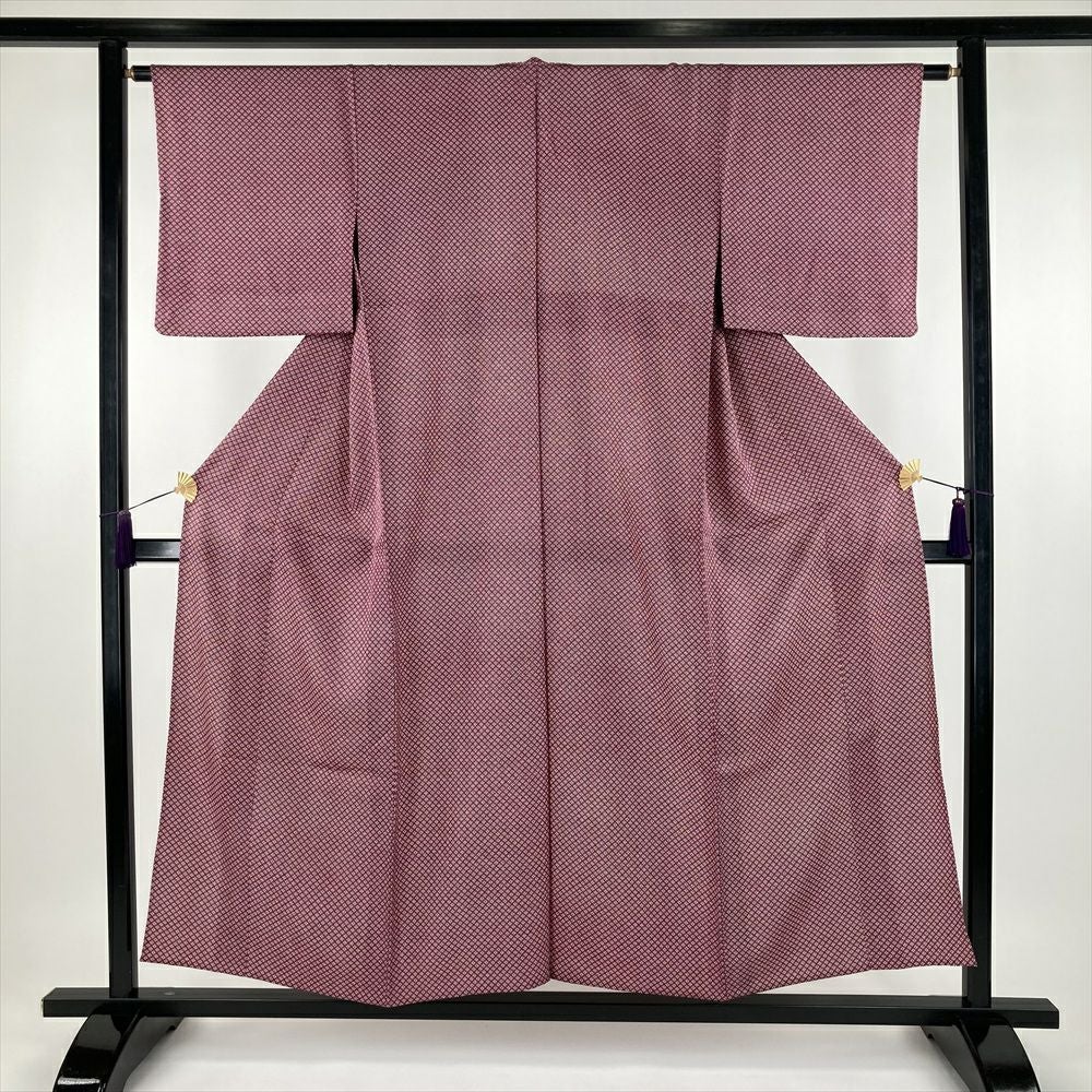 【着物】 紬 麻の葉文様 仕付け付き 身丈約160.5cm 裄丈約62cm 24Z-1859 紬 身丈160.5cm 裄丈66.5cm M 袷 麻の葉 松皮菱 灰白 正絹 秀品｜中古