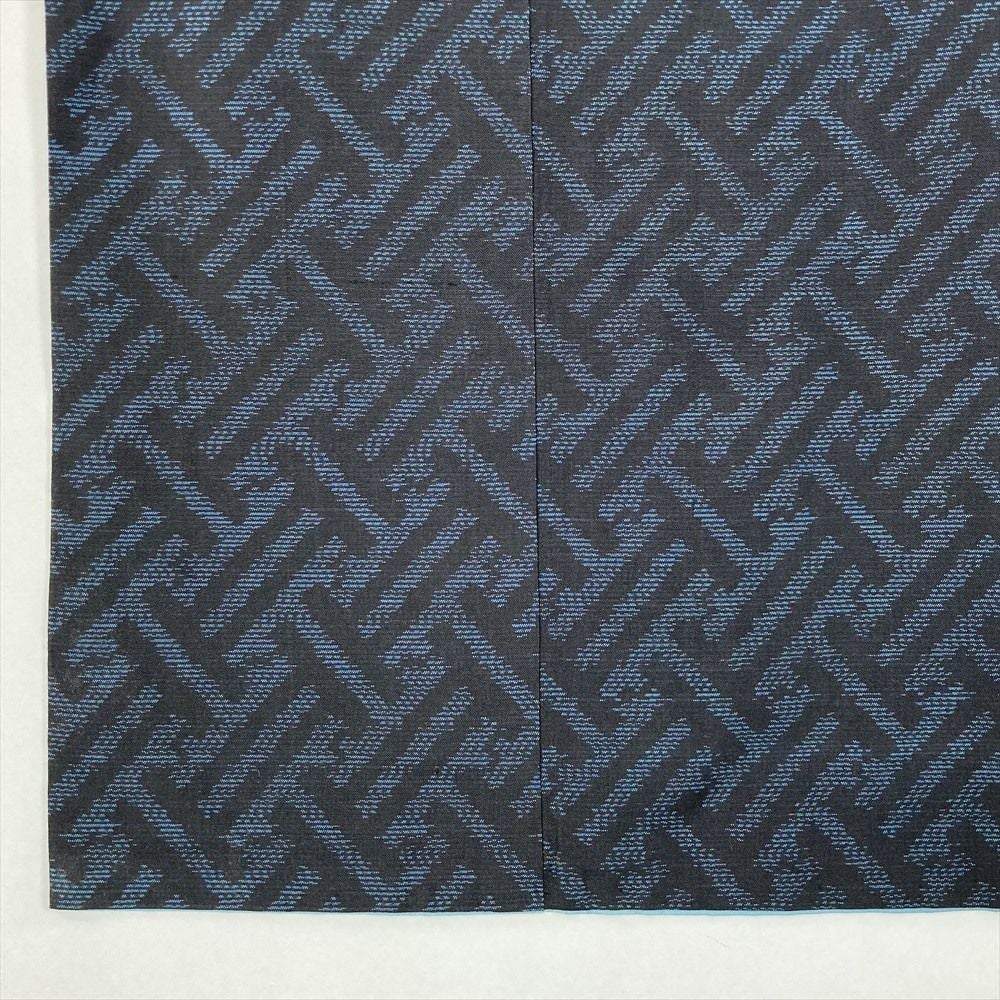 中古） 大島紬 紺 カジュアル 横双 紗綾型 袷 S【身丈】159cm【裄丈