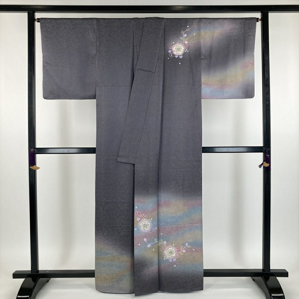 すごい値！訪問着 袷 着物 正絹 作家物 好丹詩一珍 一珍染 グレー 深緑 流水 新古品 仕立て上がり 身丈161 裄64.5 Ｍ寸 みやがわ nek00686 訪問着 着物 正絹 袷 作家物 グレージュ 水芭蕉 セミフォーマル