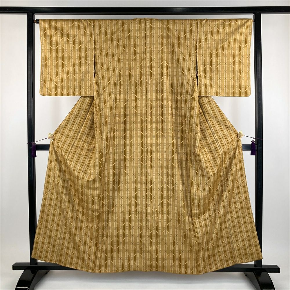 zukkye⭐︎美品！【単衣 久米島紬】茶色 琉球絣 琉球文様 正絹 民藝 中古）本場琉球絣 紬 茶色 カジュアル 手織り 鳥 袷【身丈】165.5cm
