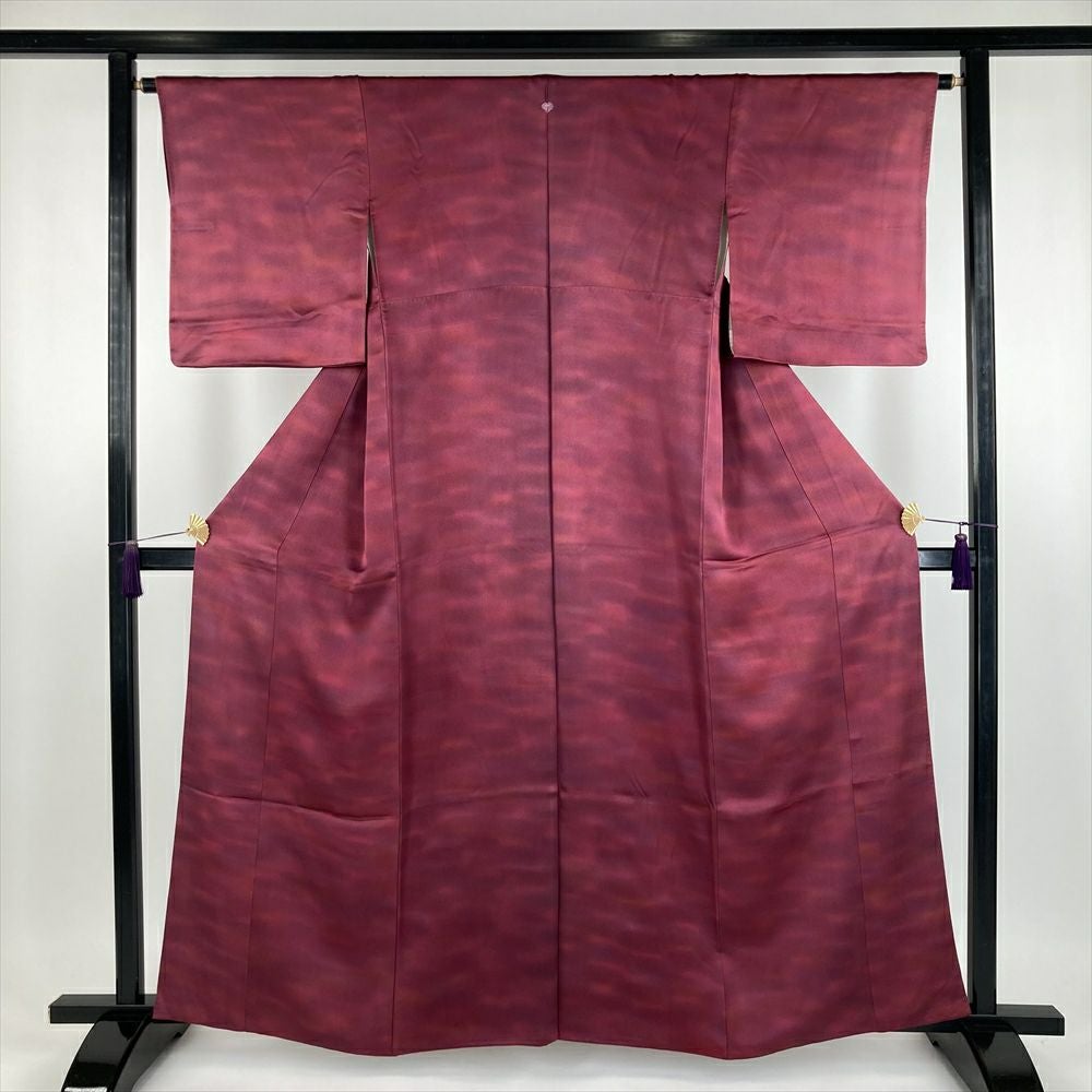 正絹 古代ちりめん 袷 小紋 黒紅 鹿の子文様 暈し 未使用同様 トールサイズ 中古） 小紋 赤色 カジュアル 染め 絞り鹿の子 亀甲 袷【身丈】150cm