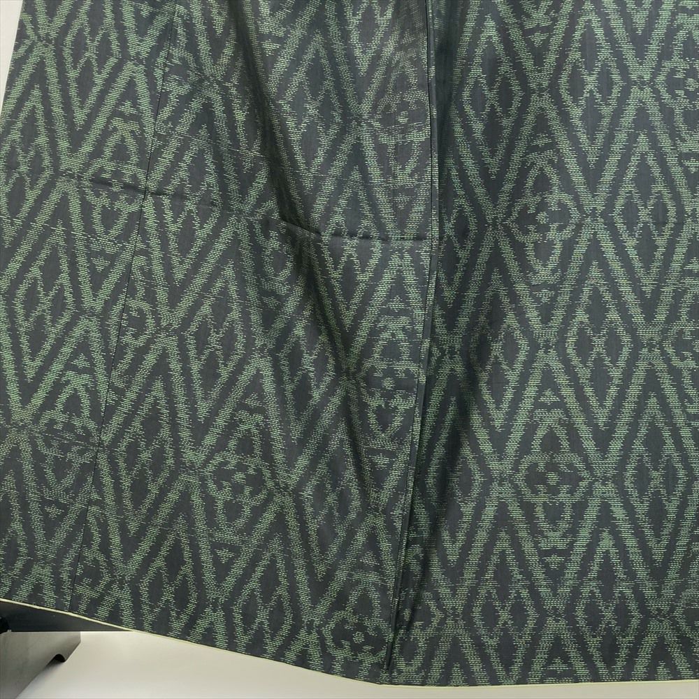 中古） 大島紬 黒 カジュアル 横双 菱取り 袷【身丈】156.5cm【裄丈