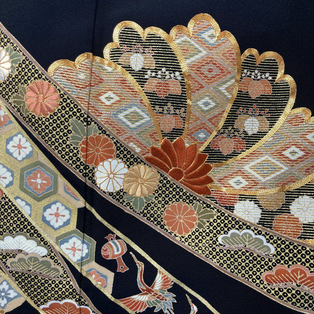 中古） 黒留袖 黒色 フォーマル ちりめん 染め金彩 刺繍 熨斗 袷 絹
