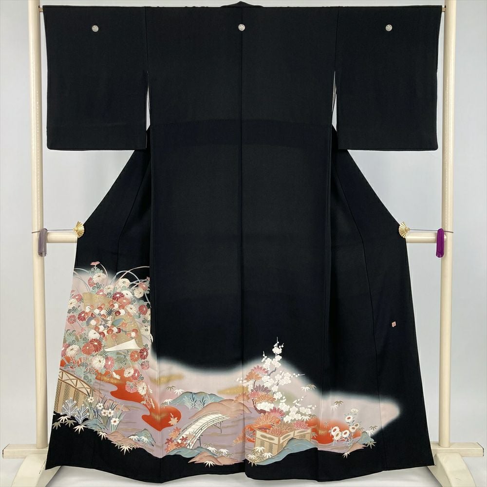 中古） 黒留袖 黒 フォーマル 金彩 刺繍 花鳥 袷 絹 【身丈】150cm【裄