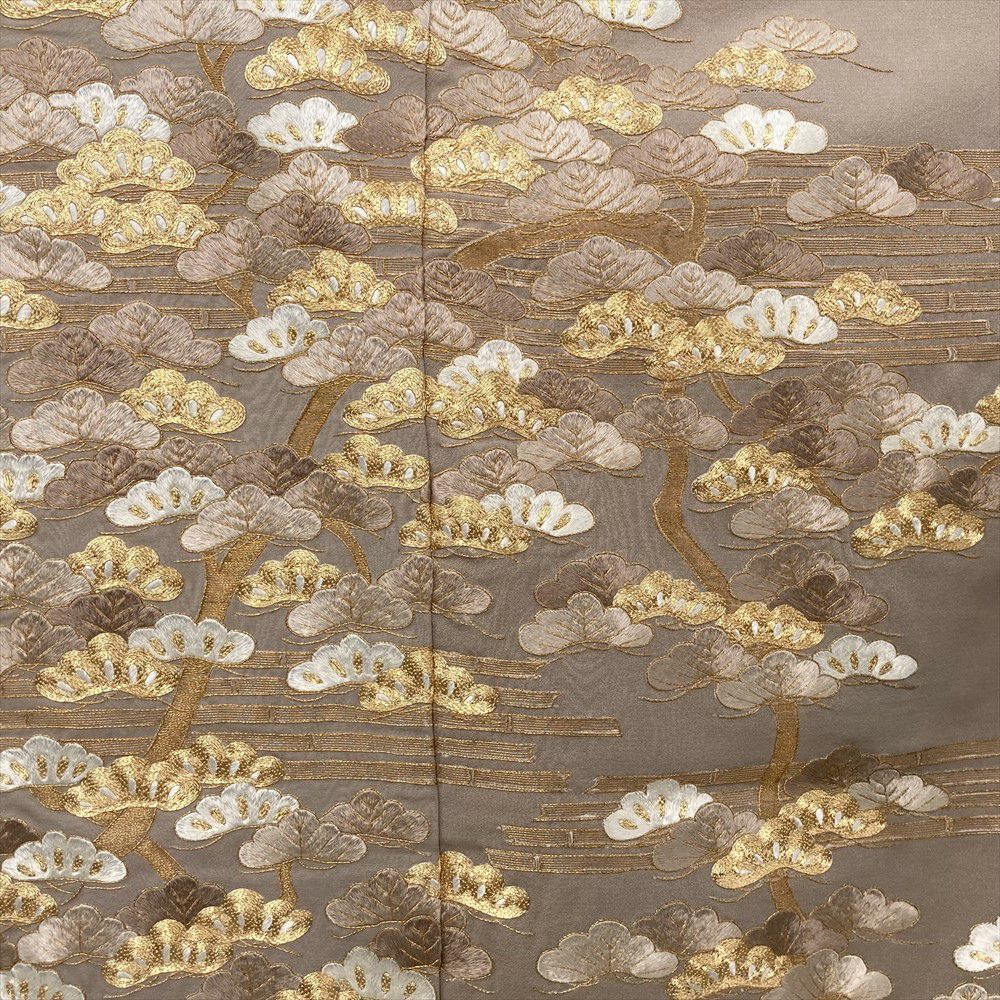 中古） 色留袖 白橡 茶 フォーマル 総刺繍 松 袷 絹【身丈】149cm【裄