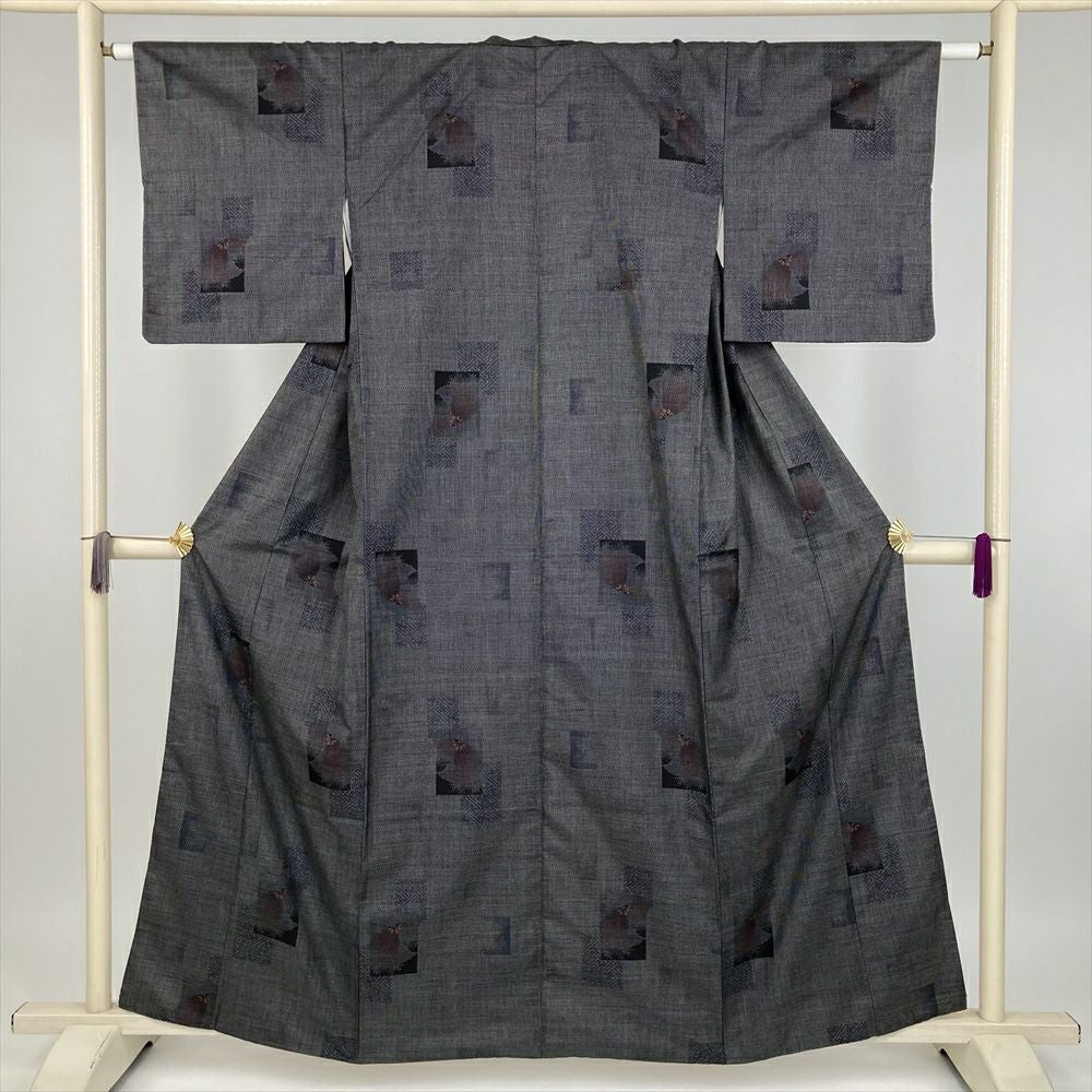 大島紬 着物 中古 正絹 袷 カジュアル 植物文様 木々の図 濃紺色 身丈168cm 裄69cm L トール きもの北條 A1280-1 中古） 大島紬 紺 カジュアル 菱 幾何学柄 袷 M 【身丈】161.5cm【裄丈