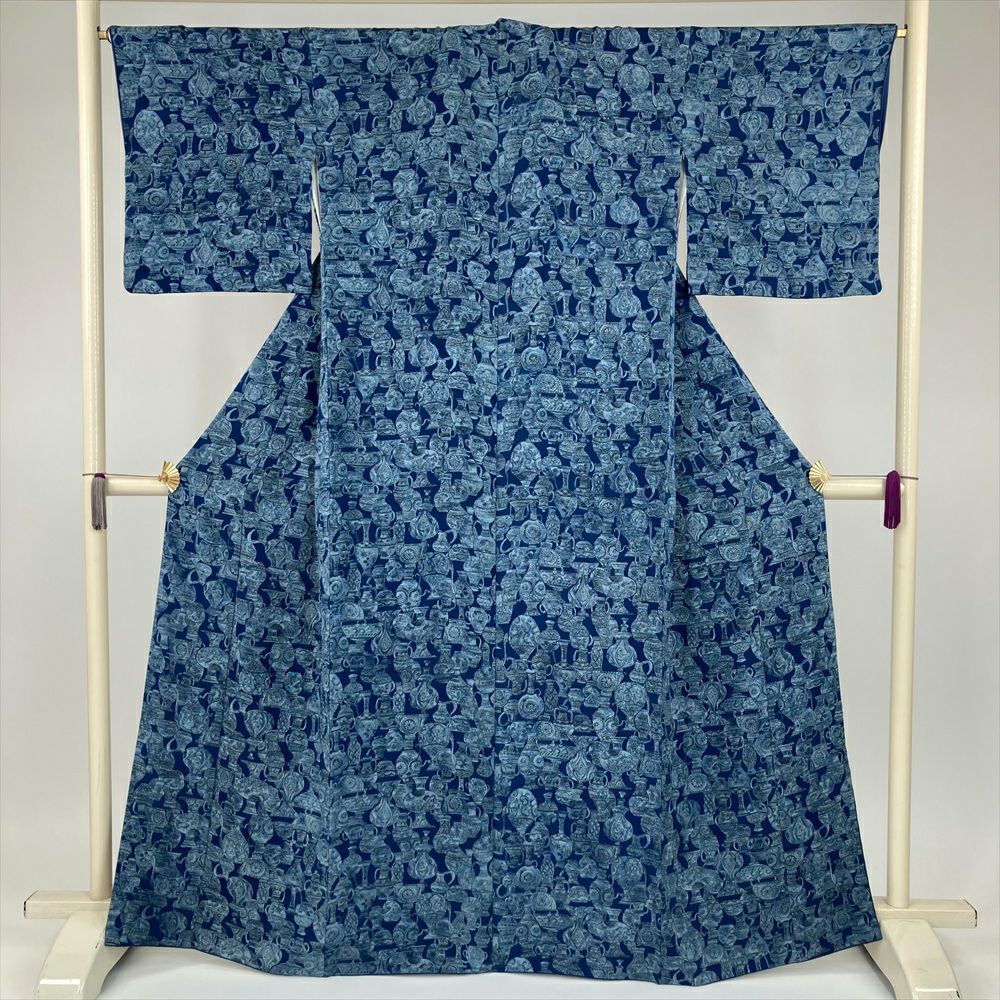 中古） 小紋 青 カジュアル 縮緬 陶器文様 袷 絹 【身丈】158cm【裄丈