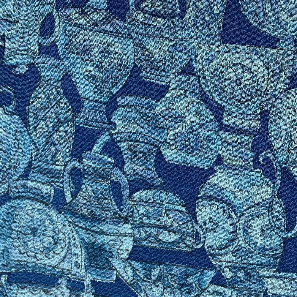 中古） 小紋 青 カジュアル 縮緬 陶器文様 袷 絹 【身丈】158cm【裄丈