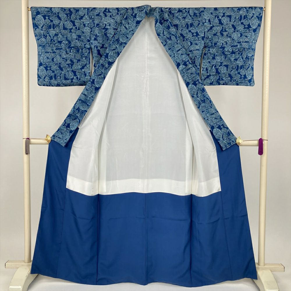 中古） 小紋 青 カジュアル 縮緬 陶器文様 袷 絹 【身丈】158cm【裄丈