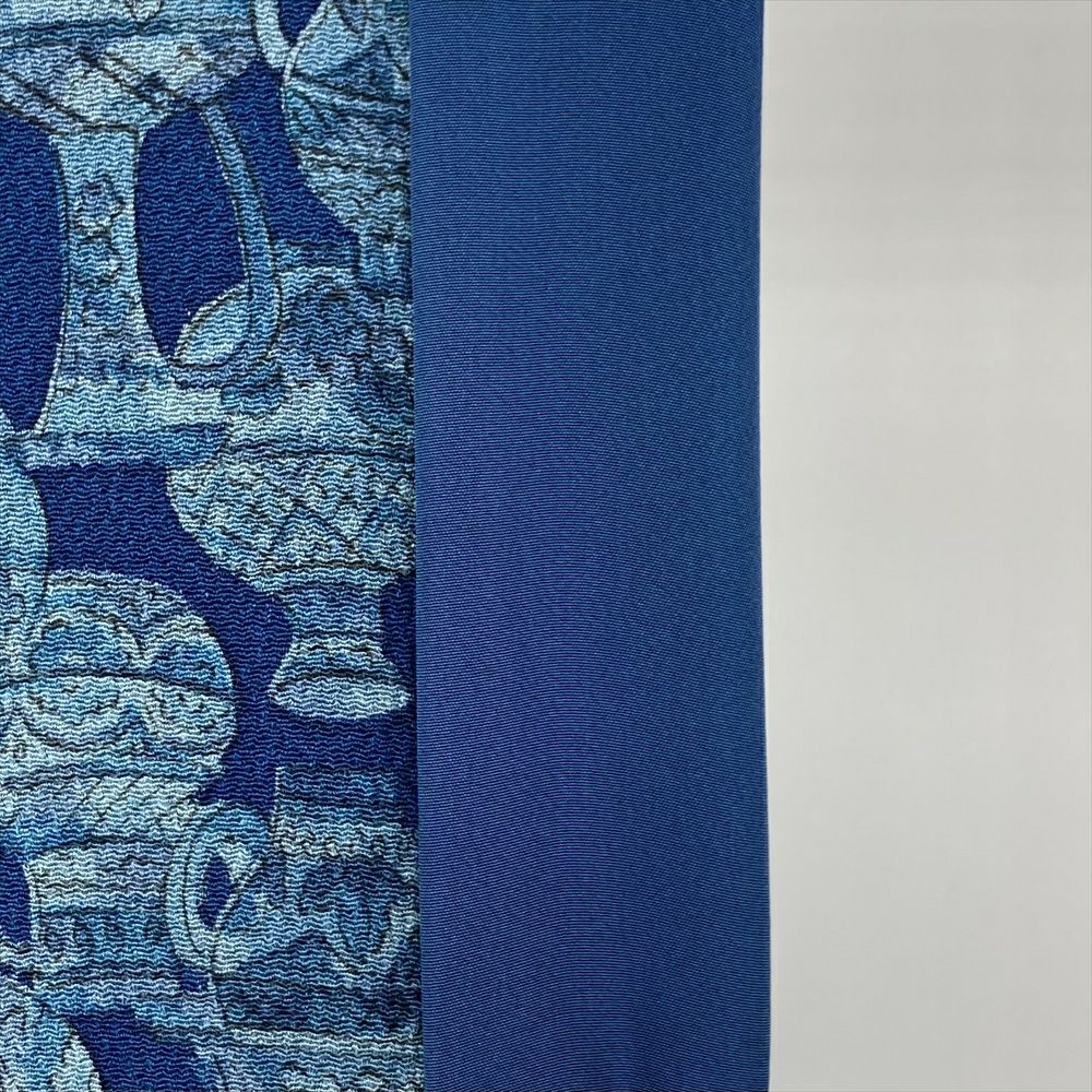中古） 小紋 青 カジュアル 縮緬 陶器文様 袷 絹 【身丈】158cm【裄丈