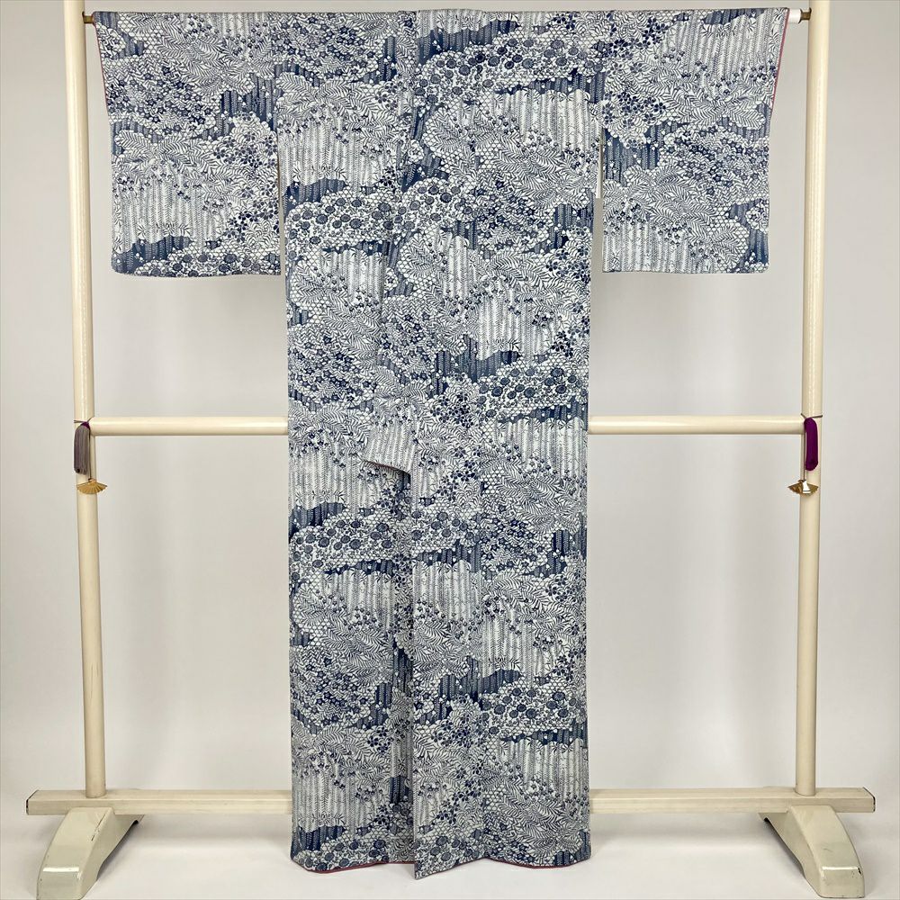 中古） 小紋 白 紺 カジュアル 切り絵 袷 絹【身丈】157cm【裄丈】65.5cm