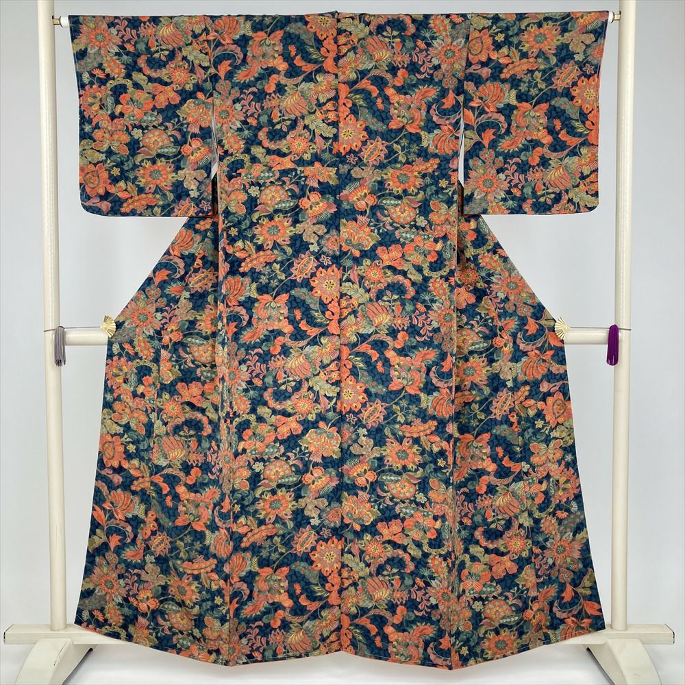 中古） 小紋 青 カジュアル 縮緬 陶器文様 袷 絹 【身丈】158cm【裄丈