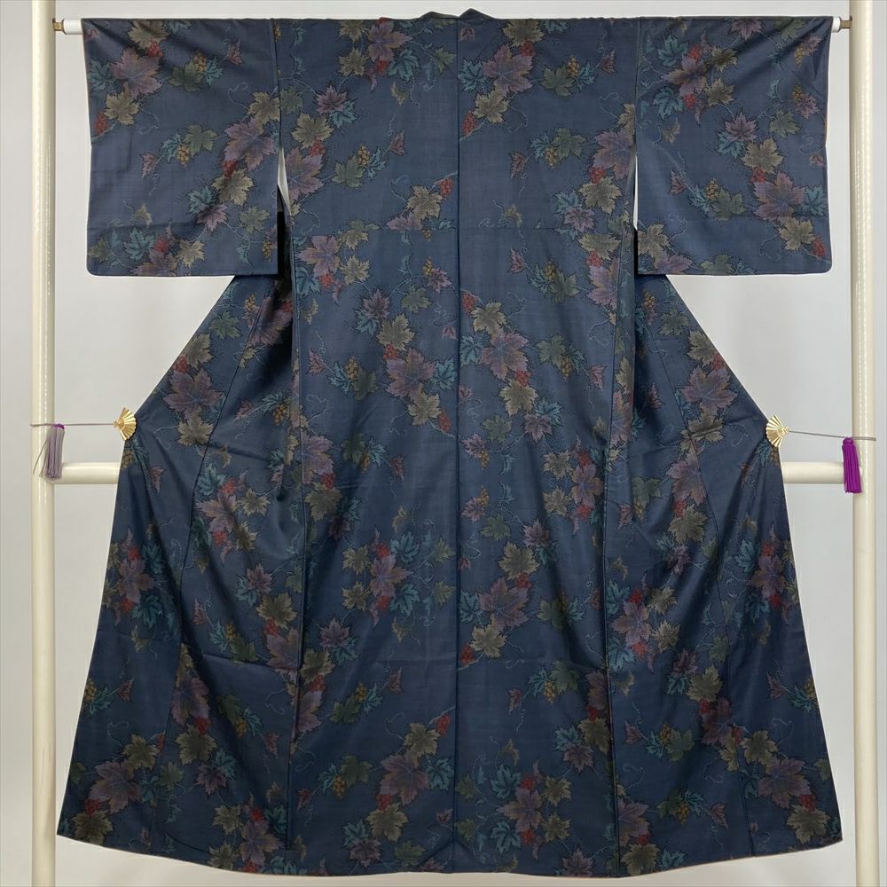 紺に鮮やかな花々 一元式 大島紬 美品】 大島紬 身丈155.5cm 裄丈62.5cm S 袷 証紙あり 草花 紺色 正絹