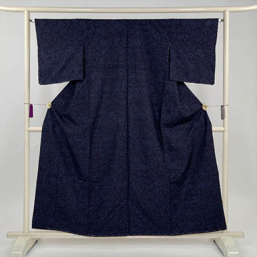 中古） 紬 紺 カジュアル 草花 袷 絹【身丈】159cm【裄丈】66.5cm