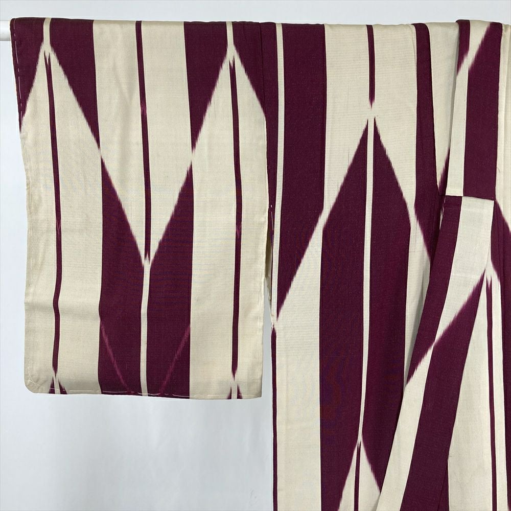 中古） 紬 紫 ベージュ ヴィンテージ 矢羽根 袷 絹【身丈】144cm【裄丈