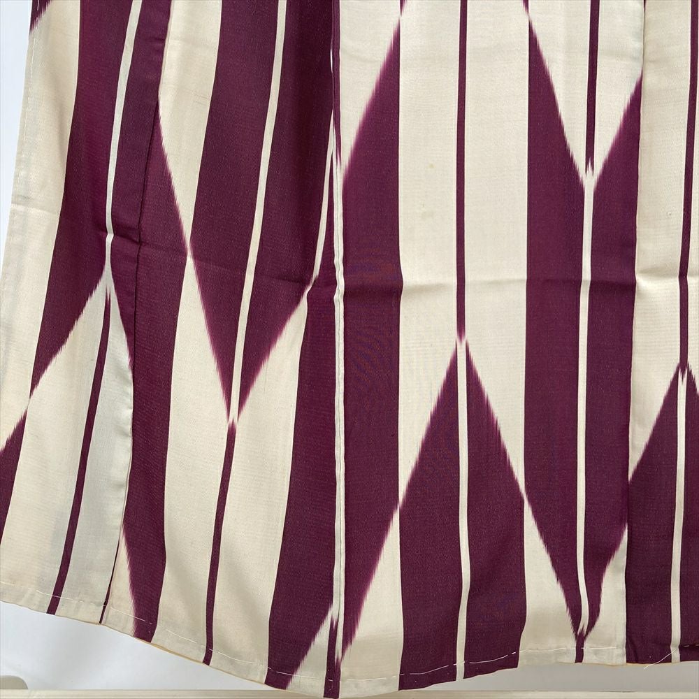 中古） 紬 紫 ベージュ ヴィンテージ 矢羽根 袷 絹【身丈】144cm【裄丈