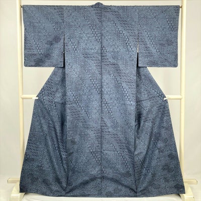 中古） 紬 黒茶 カジュアル 細密 縞柄 絹の光沢 袷 絹 【身丈】161cm 