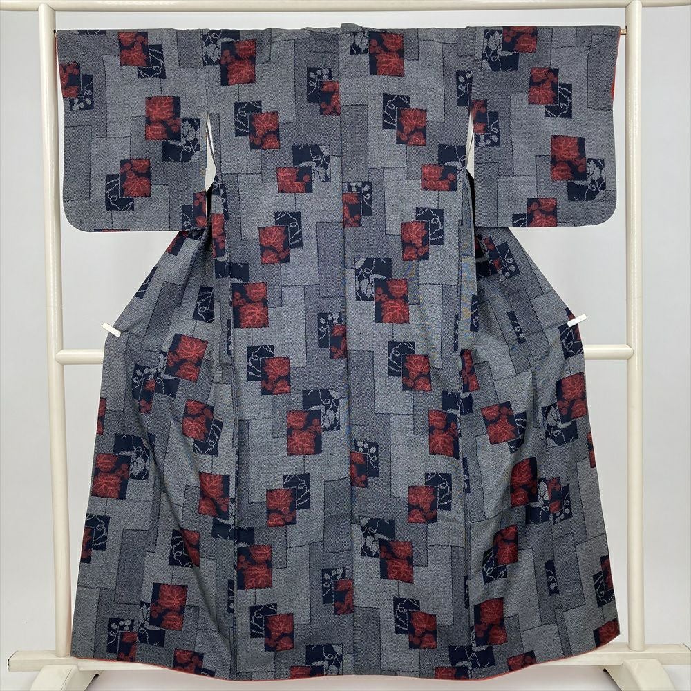 中古） 紬 グレー カジュアル 壺垂れ文 袷 絹【身丈】145.5cm【裄丈】63cm