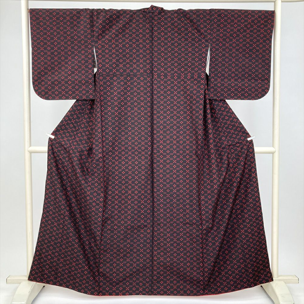 中古）紬 赤 カジュアル 横段 幾何学 袷 S【身丈】158.5cm【裄丈】65.5cm
