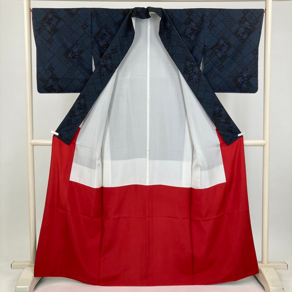 中古） 大島紬 紺 カジュアル 色紙文 花菱文 袷 絹 【身丈】161.5cm
