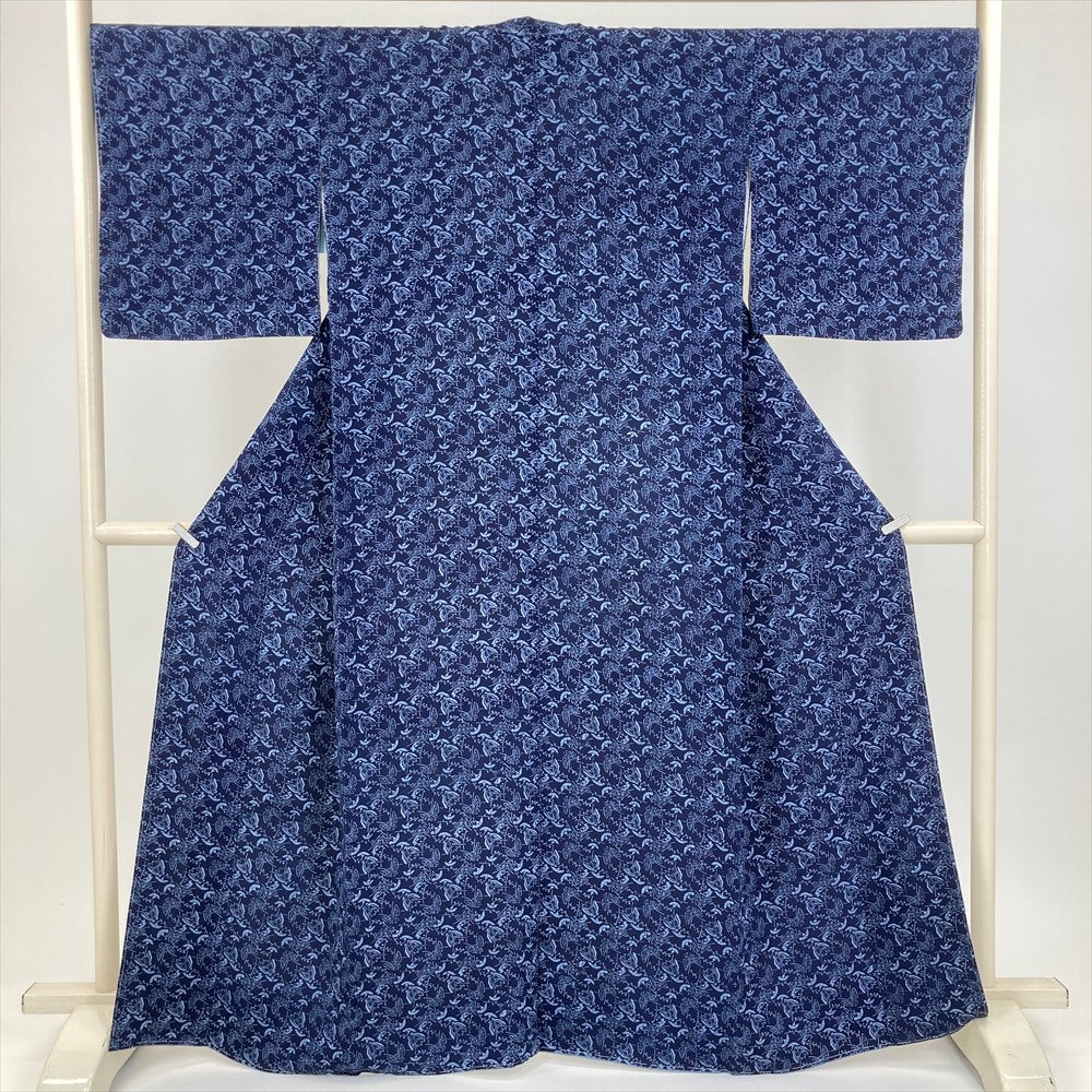 中古） 小紋 紺 カジュアル 蝶 花 袷 絹 【身丈】157cm【裄丈】68.5cm