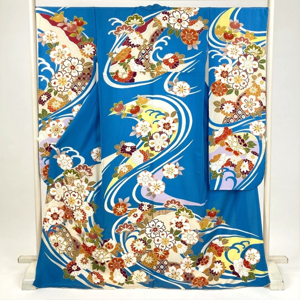 Ｓ大きいサイズお仕立上が正絹振袖サビ朱色水色芥子色地に花、熨斗模様　金糸刺繍 TAKAZENの振袖 /水色/古典/桜柄/ 最新作高級古典 水色 桜柄/鹿の子模様